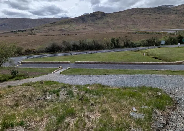 Kylemore Pass Hotel