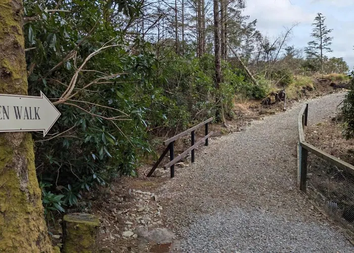 Kylemore Pass Hotel