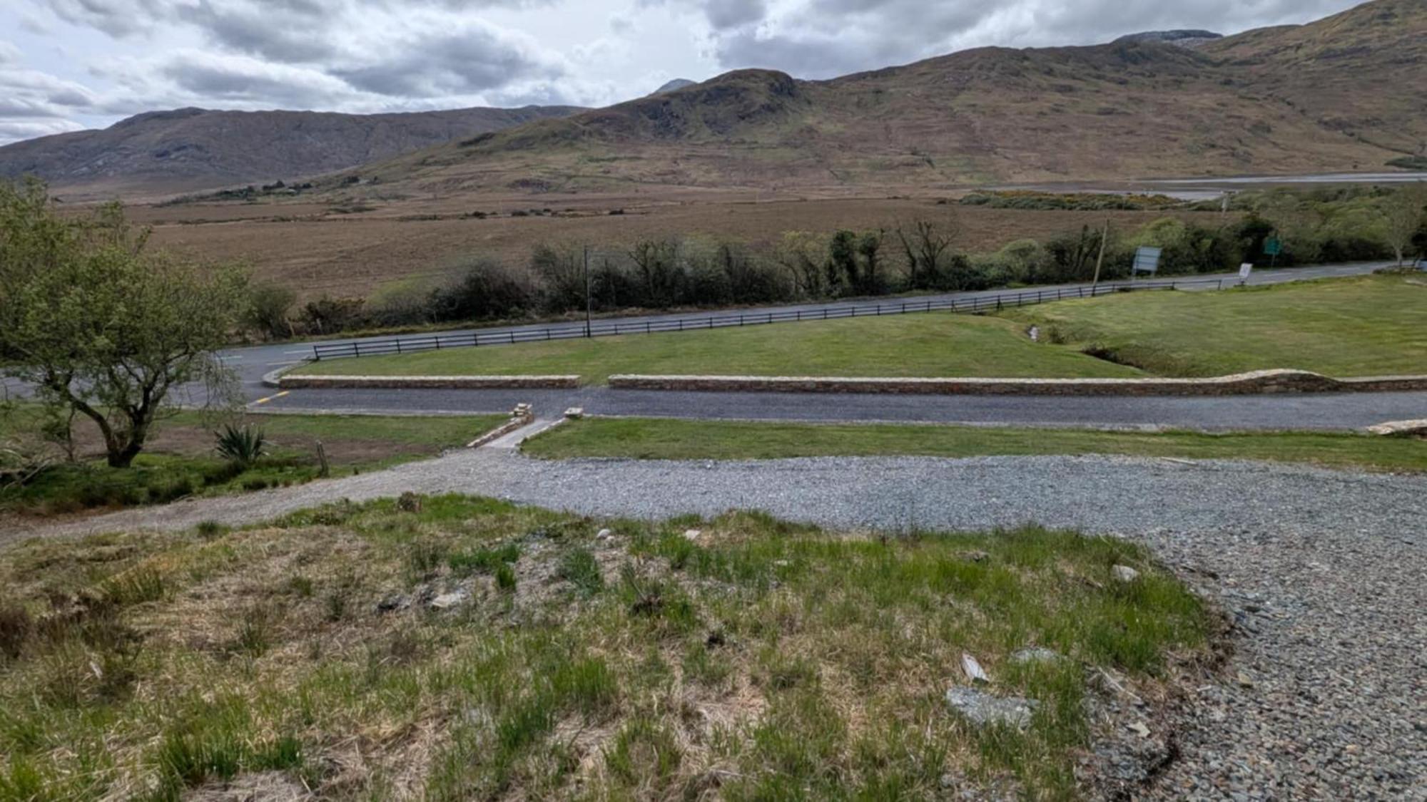 Kylemore Pass Hotel