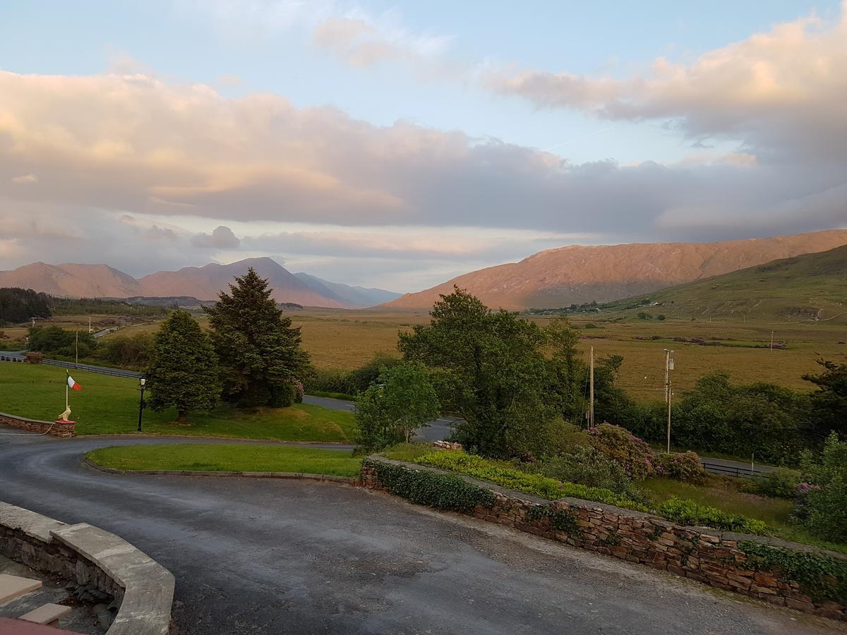 Hotel Kylemore Pass